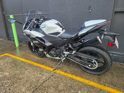 2026 Kawasaki NINJA 500 SE (LAMS) WHITE
