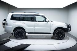 2017 Mitsubishi Pajero GLX