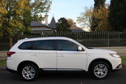 2019 Mitsubishi Outlander ES ZL MY20 White