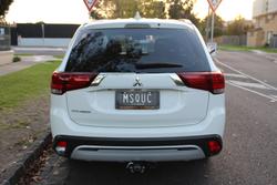 2019 Mitsubishi Outlander ES ZL MY20 White