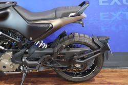 2022 Husqvarna SVARTPILEN 401 White