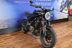 2022 Husqvarna SVARTPILEN 401 White