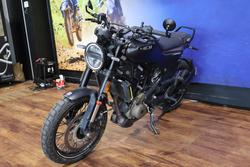 2022 Husqvarna SVARTPILEN 401 White
