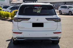 2025 Mitsubishi Outlander LS