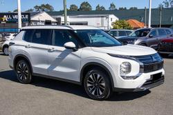 2025 Mitsubishi Outlander LS