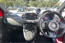 2023 Abarth 695 Competizione