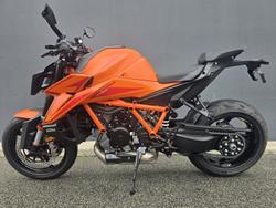 2026 KTM 1390 Super Duke R Super Duke Orange