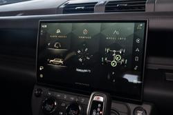 2025 Land Rover Defender 110 P635 OCTA Black