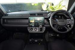 2025 Land Rover Defender 110 P635 OCTA Black