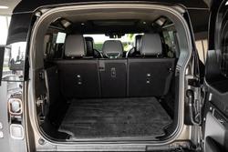 2025 Land Rover Defender 110 P635 OCTA Black