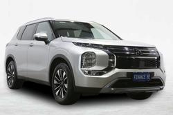 2025 Mitsubishi Outlander LS
