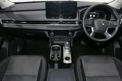 2025 Mitsubishi Outlander LS