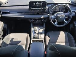 2024 Mitsubishi Outlander LS