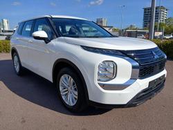 2024 Mitsubishi Outlander ES