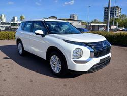 2024 Mitsubishi Outlander ES