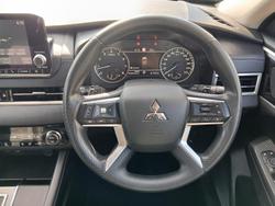 2024 Mitsubishi Outlander ES