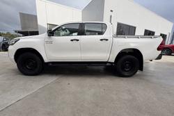 2020 Toyota Hilux SR