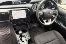 2020 Toyota Hilux SR