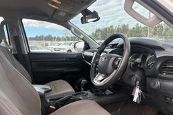 2020 Toyota Hilux SR