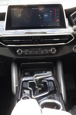 2022 LDV D90 Executive