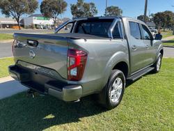 2024 Nissan Navara ST