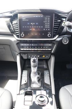 2026 Isuzu MU-X LS-T