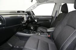 2024 Toyota Hilux SR