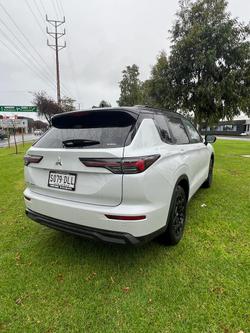 2025 Mitsubishi Outlander LS