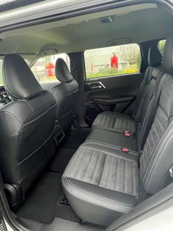 2025 Mitsubishi Outlander LS ZM MY25 AWD White Diamond