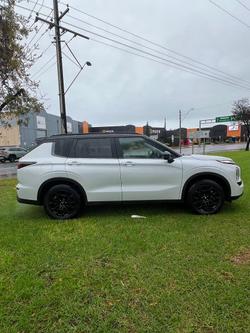 2025 Mitsubishi Outlander LS