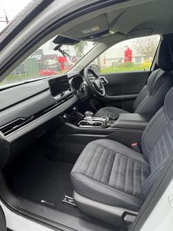 2025 Mitsubishi Outlander LS ZM MY25 AWD White Diamond