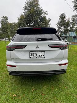 2025 Mitsubishi Outlander LS ZM MY25 AWD White Diamond
