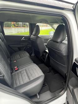 2025 Mitsubishi Outlander LS