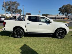 2025 Nissan Navara ST-X
