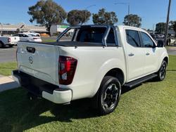 2025 Nissan Navara ST-X