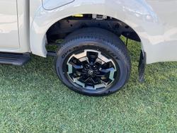 2025 Nissan Navara ST-X