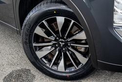 2025 Mitsubishi Outlander LS