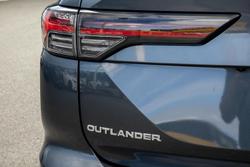 2025 Mitsubishi Outlander LS