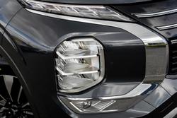 2025 Mitsubishi Outlander LS