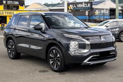 2025 Mitsubishi Outlander LS