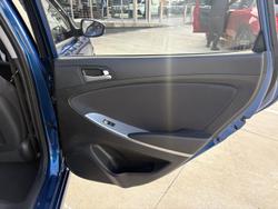 2016 Hyundai Accent Active