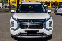 2025 Mitsubishi Outlander LS
