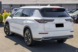 2025 Mitsubishi Outlander LS