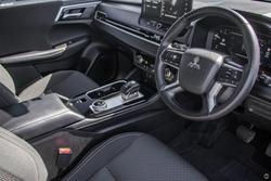 2025 Mitsubishi Outlander LS