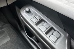 2026 Suzuki Swift Hybrid UZ Pure White (ZVR)