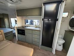 2026 JB Caravans Gator X 17'10 Rd L Lounge My26