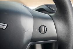 2022 Tesla Model Y Rear-Wheel Drive