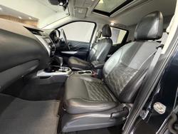 2022 Nissan Navara ST-X