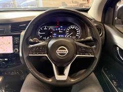 2022 Nissan Navara ST-X