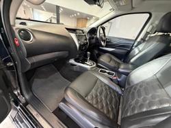 2022 Nissan Navara ST-X